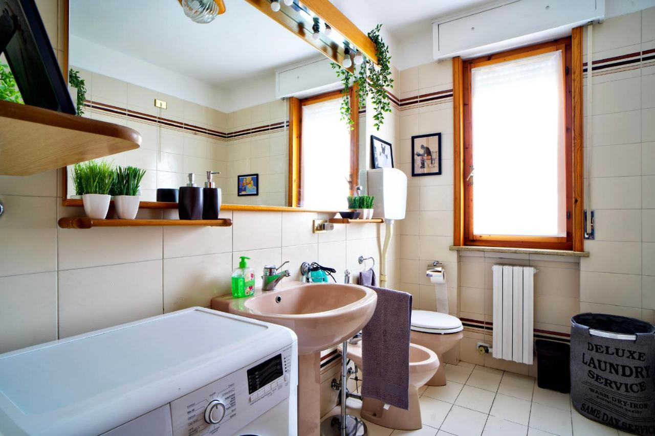 Casa Zoe Apartment Free Parking,Self Check In & Free Wi Fi Parma Ngoại thất bức ảnh